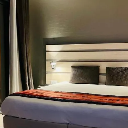 Au Coeur Des Bulles 4*