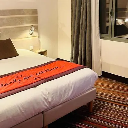 Hotel Au Coeur Des Bulles 4*